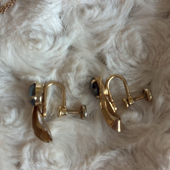 VTG 14K Gold Filled Rhinestone Necklace and
Earrings Set- Marked DCE 1/20 14KGF - Picture 5 of 11